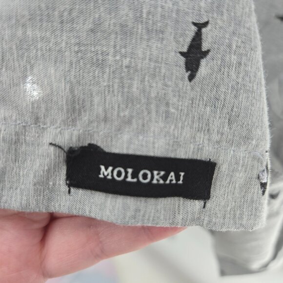 Molokai Surf Co Gray Sharks Short Sleeved Button Down Medium - Picture 11 of 14